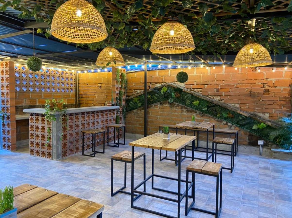 Oasis Hostel Medellin Exterior photo